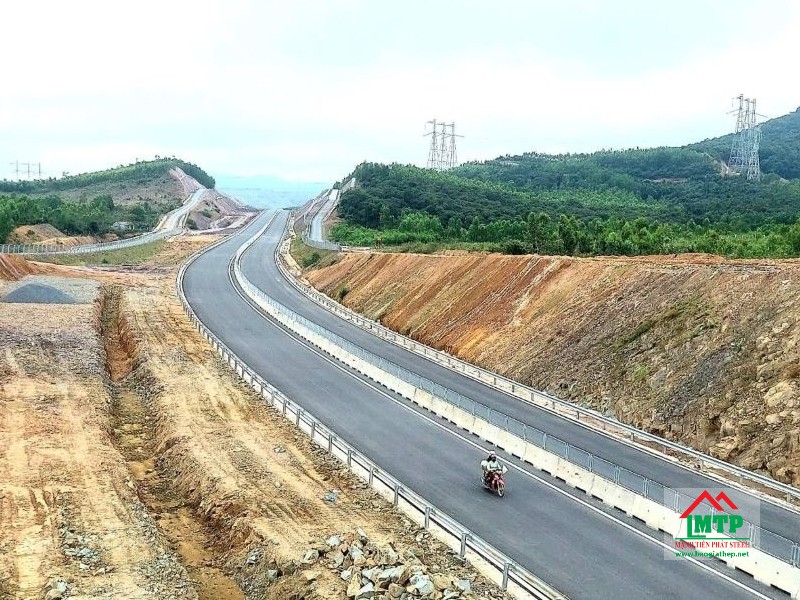 Tuyến đường cao tốc Bắc - Nam triển khai làm tăng nhu cầu sử dụng thép ống các loại từ đó làm giá tăng nhẹ so với thời gian trước