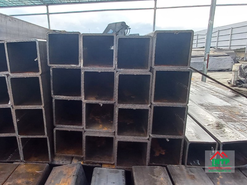 Cấu tạo sắt hộp vuông có tiết diện hình vuông. rỗng