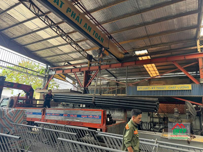 Tôn Thép MTP giao thép ống phi 90 tận nơi, hỗ trợ bốc xếp, hóa đơn chứng từ đầy đủ