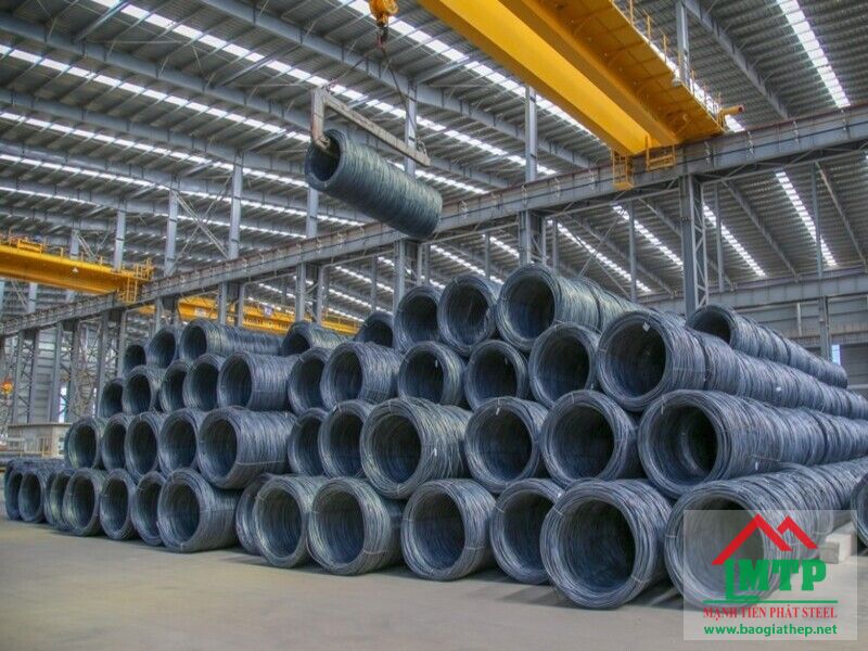 Thép cuộn xây dựng có dạng dây, được cuộn tròn lại để tiện vận chuyển