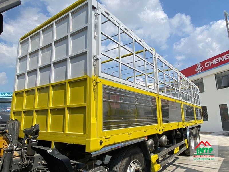 Khung thùng xe tải làm từ thép hộp sau đó sơn tĩnh điện tăng độ bền
