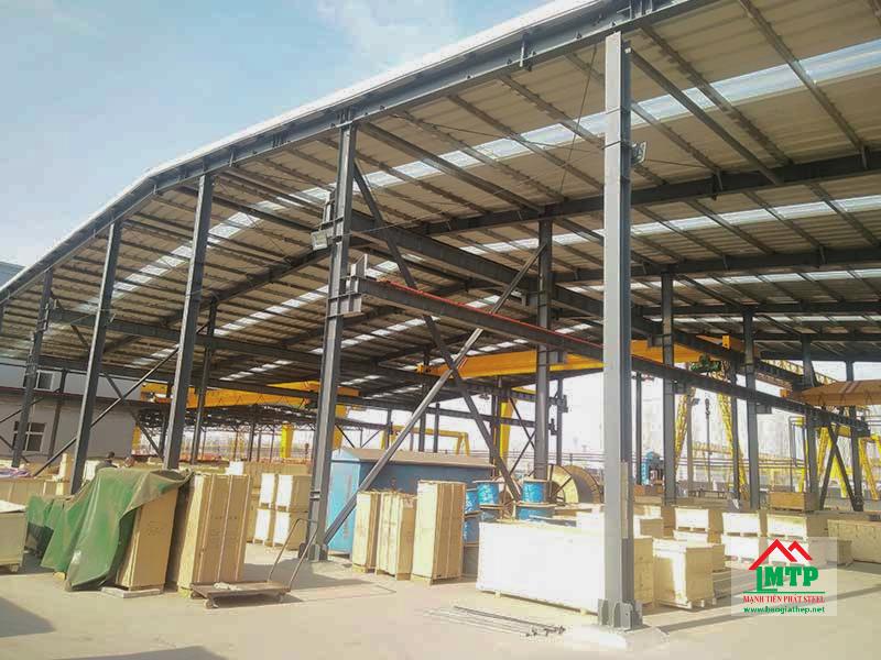 Thép I dùng làm khung kho chuyển hàng
