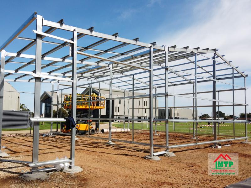 Xà gồ chữ Z kết hợp với thép hộp làm khung chuồng trại