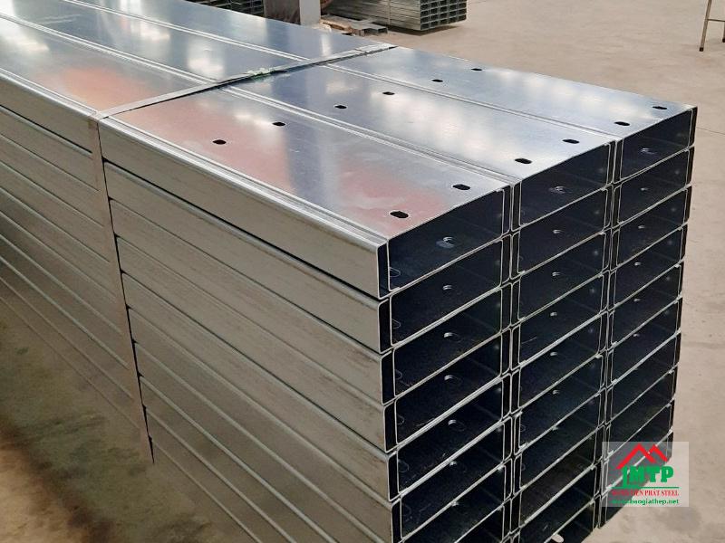 Xà gồ C Hoa Sen mạ kẽm bằng công nghệ hiện đại, bền hơn, nên giá thường cao hơn các thương hiệu khác