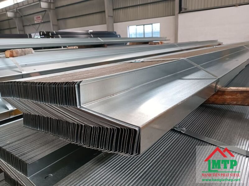 Xà gồ Z có mặt cắt ngang giống hình chữ Z