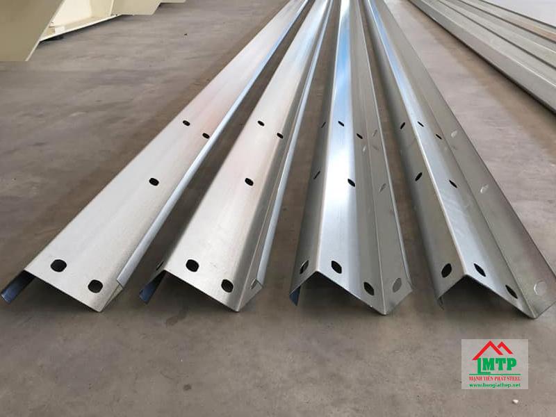 Xà gồ Z là loại thép có tiết diện hình chữ Z