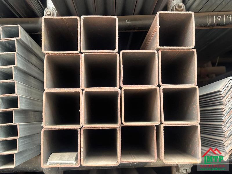 Một số độ dày sắt hộp vuông 300x300 thông dụng