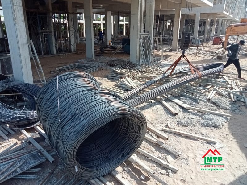 Cung cấp 150 cây thép gân và 2 tấn thép cuộn Hòa Phát đến dự án xây dựng trường tiểu học tại Nghi Xuân, Hà Tĩnh