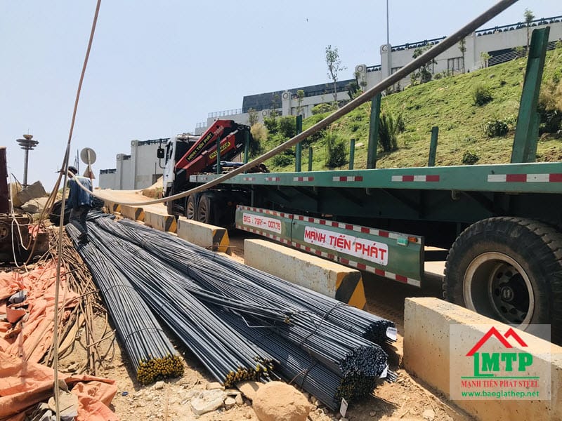 Vận chuyển 8 tấn thép xây dựng cho công trình nâng cấp và mở rộng bệnh viện đa khoa tỉnh Sóc Trăng.