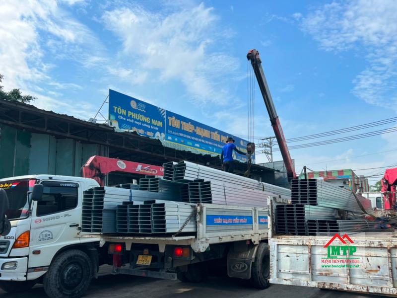 Tôn Thép MTP cung cấp xà gồ thép C chính hãng, giá tốt, vận chuyển tận nơi