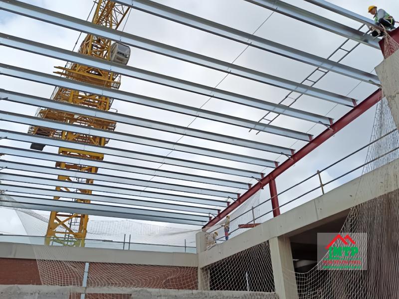 Xà gồ C làm khung mái nhà xưởng