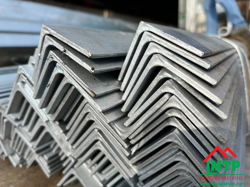 Thép V mạ kẽm với lớp mạ bảo vệ dày dặn