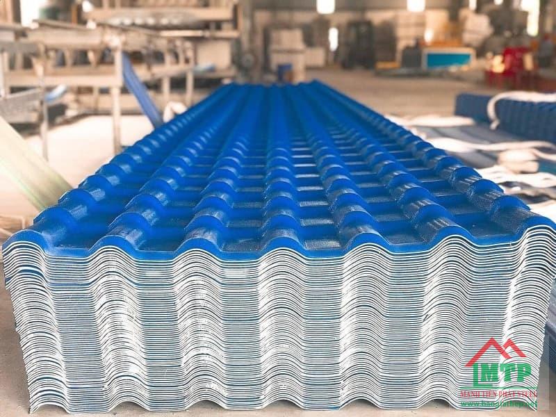 Tôn nhựa giả ngói được ưa chuộng bởi giá thành phải chăng