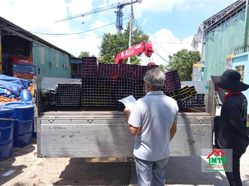 Cung cấp 250 cây thép hộp 40x80 và 150 cây thép hộp 25x25 cho xưởng cơ khí Nam Phát Thuận An, Bình Dương
