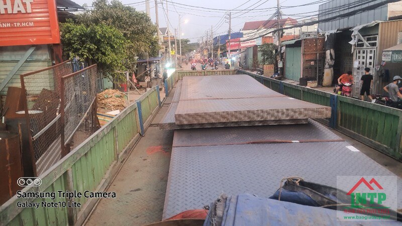 Nhà máy Tôn Thép MTP cung ứng thép tấm gân chống trượt giá tốt