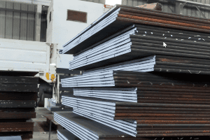 Thép tấm Q345 có giới hạn chảy là 345 MPa và được sản xuất theo tiêu chuẩn GB/T1591 (Trung Quốc)