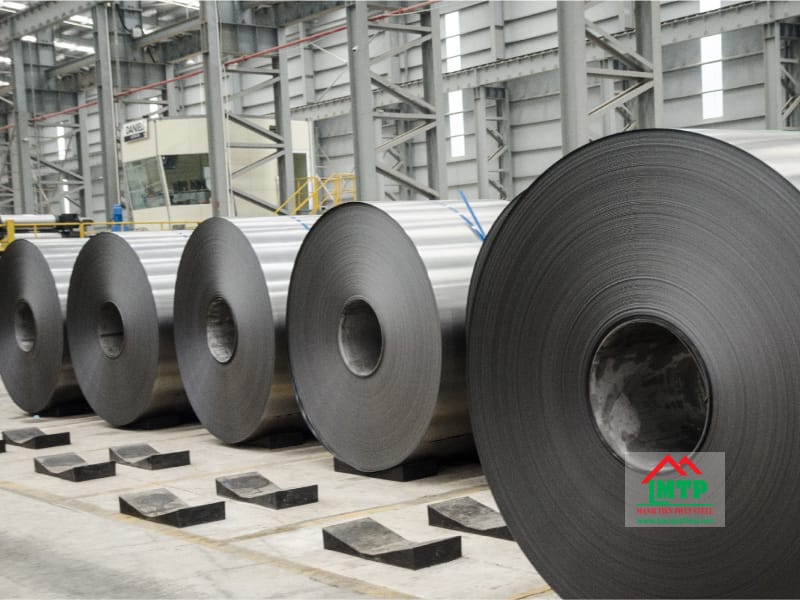 Tôn cuộn tẩy gỉ và phủ dầu Hòa Phát