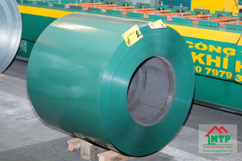 Cuộn tôn kẽm màu Sóng Thần với màu sắc đẹp mắt, chuyên nghiệp