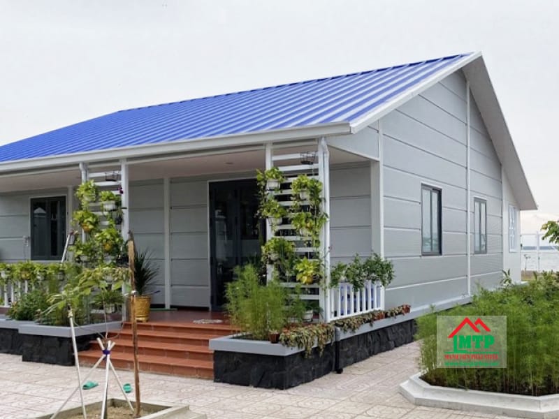 Tôn Hòa Phát là nguyên liệu lợp và làm vách nhà lắp ghép