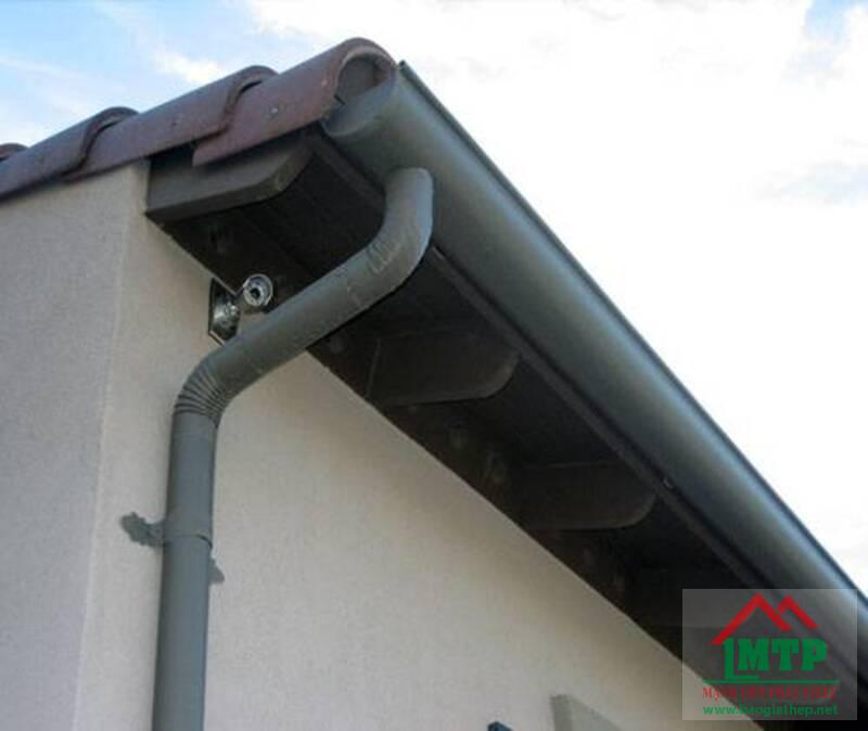 Máng Hoa Sen được gia công từ chất liệu tôn bền bỉ, chống gỉ sét tốt