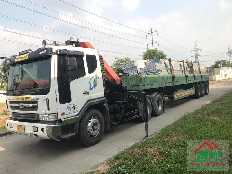 Nhà máy Tôn Thép MTP cung ứng tôn PE giá tốt, nhận gia công theo yêu cầu