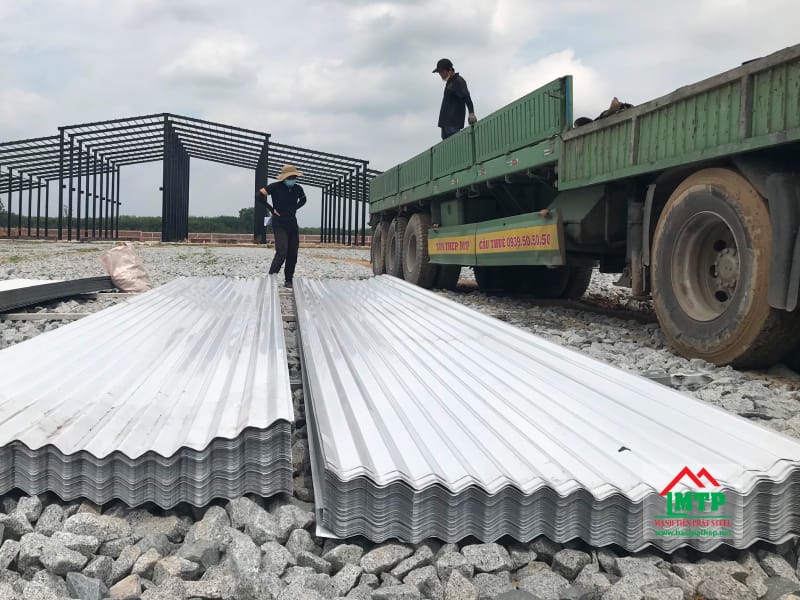 Giao 1500m tôn kẽm Trung Quốc đến công trình mở rộng đường ở Vĩnh Thắng, Gò Quao, Kiên Giang