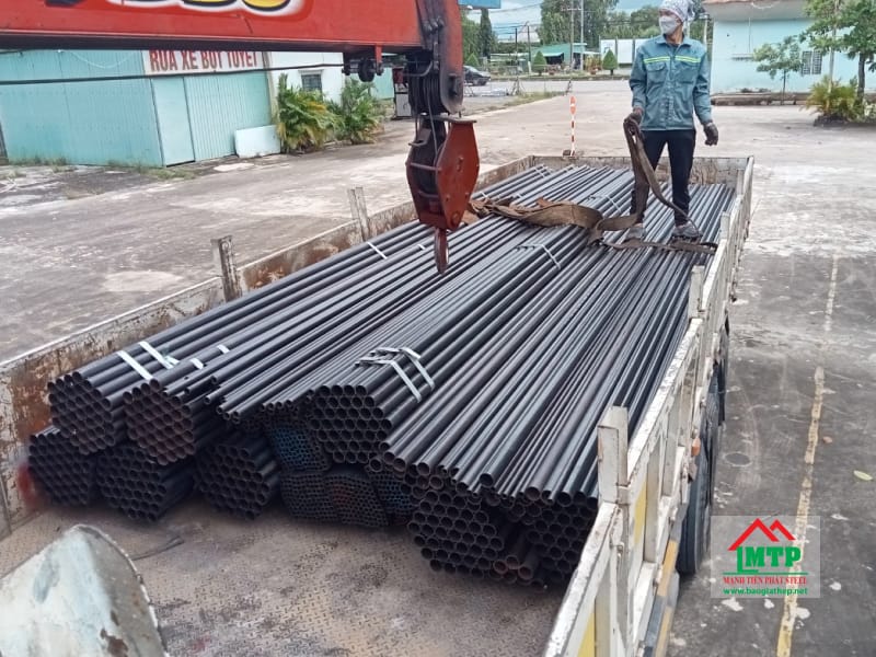 Cung cấp 300 cây thép ống đen VinaOne đến xưởng cơ khí Trung Dũng ở Đồng Nai