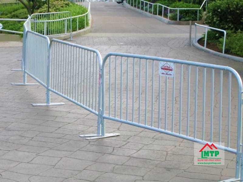 Ống thép mạ kẽm Nam Kim làm hàng rào di động