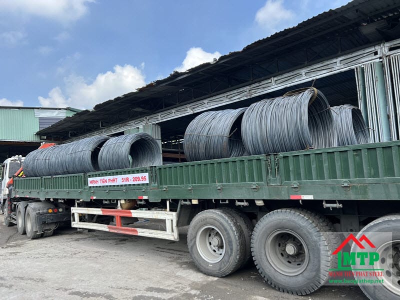 Vận chuyển 10 tấn thép cuộn Tú Sơn đến nhà máy sản xuất phụ tùng ô tô tại Khu công nghiệp Long Thành, Đồng Nai.
