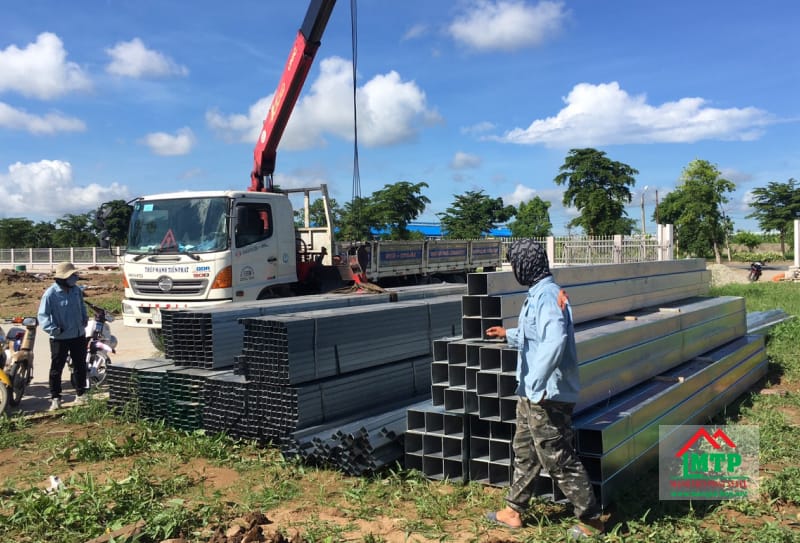 Cung cấp 800kg thép hộp Nhật Quang đến công trình xây dựng Trường Tiểu học tại Hóc Môn