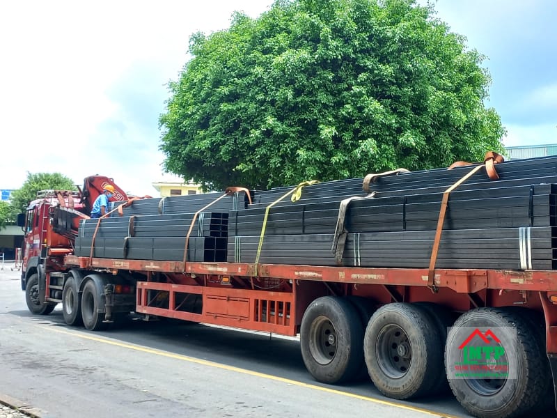 Cung cấp 700 cây thép hộp đen Ống Thép 190 cho công trình xây dựng nhà xưởng tại Vũng Tàu