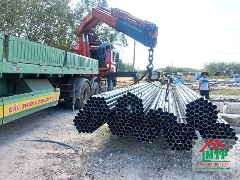 Giao 500 cây ống thép mạ kẽm Ánh Hòa cho công trình cải tạo cầu cống tại Hà Nội.