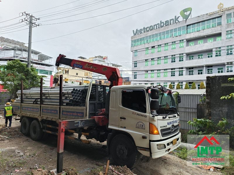 Cung cấp 300 cây ống thép Minh Ngọc cho dự án cải tạo và mở rộng Ngân hàng Vietcombank Bạc Liêu.
