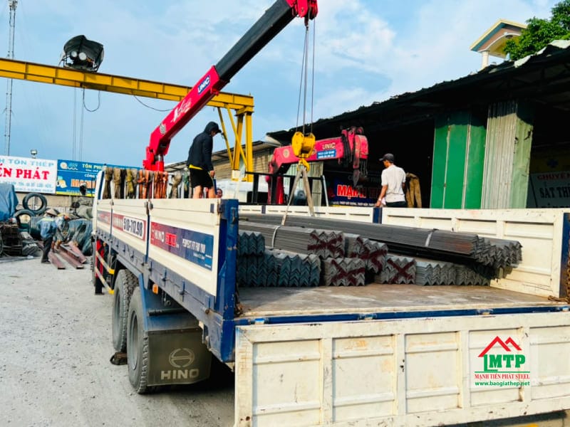 Giao 600kg cây thép hình V Quang Thắng cho nhà xưởng gia công cơ khí tại Quận 12