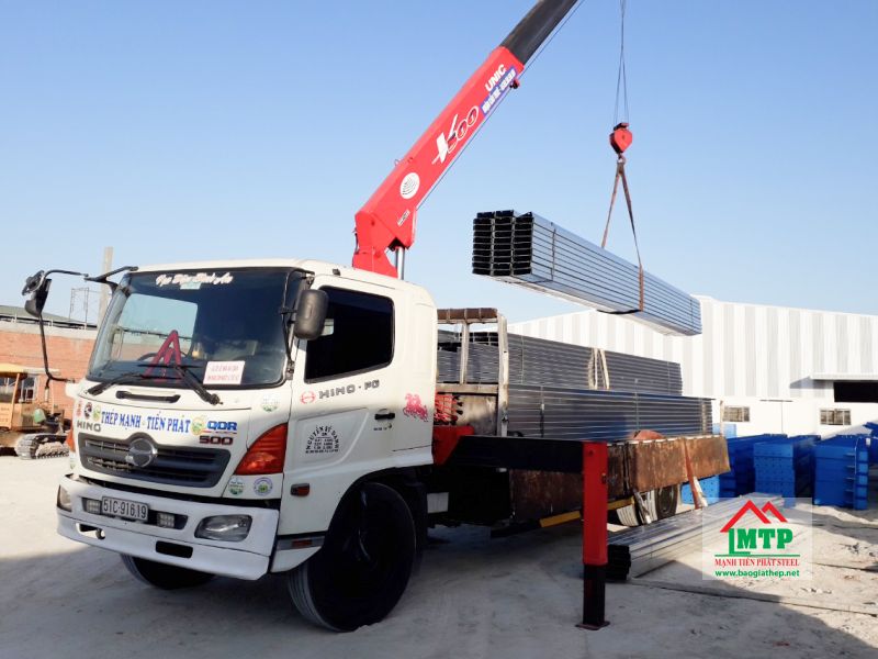 Giao 300 cây xà gồ C Đông Á cho Nhà máy Phân bón KCN Long Mỹ, Quy Nhơn, Bình Định