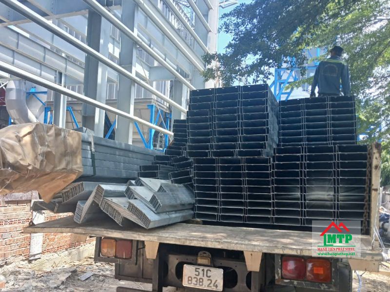 Cung cấp 3000m xà gồ C, Z Hoa Sen cho Nhà máy giấy Đồng Tiến ở Đức Hòa - Long An