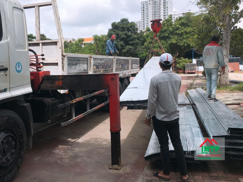 Cung cấp 100 cây xà gồ Z Hoa Sen cho nhà xưởng ở Long Thành, Đồng Nai