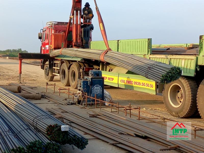 Tôn Thép Mạnh Tiến Phát cung cấp sắt phi 10 chính hãng, đảm bảo an toàn cho công trình