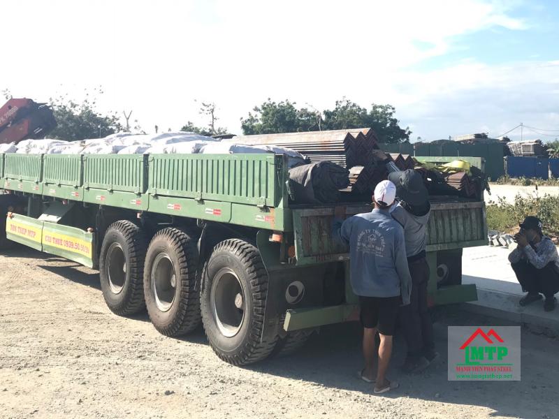 Lựa chọn những đại lý cung cấp thép hình V50x50 có hỗ trợ vận chuyển tận nơi, linh hoạt theo tiến độ