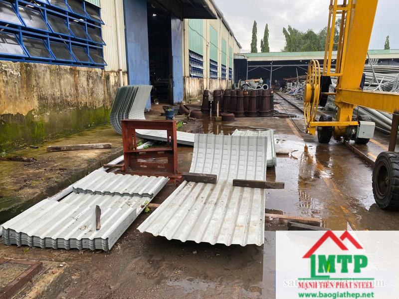 Hỗ trợ cán tôn tận công trình ở nhiều khu vực TPHCM, miền Nam