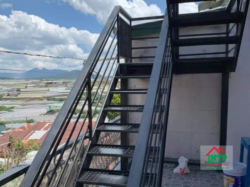 Sắt U60 dùng làm lan can cầu thang