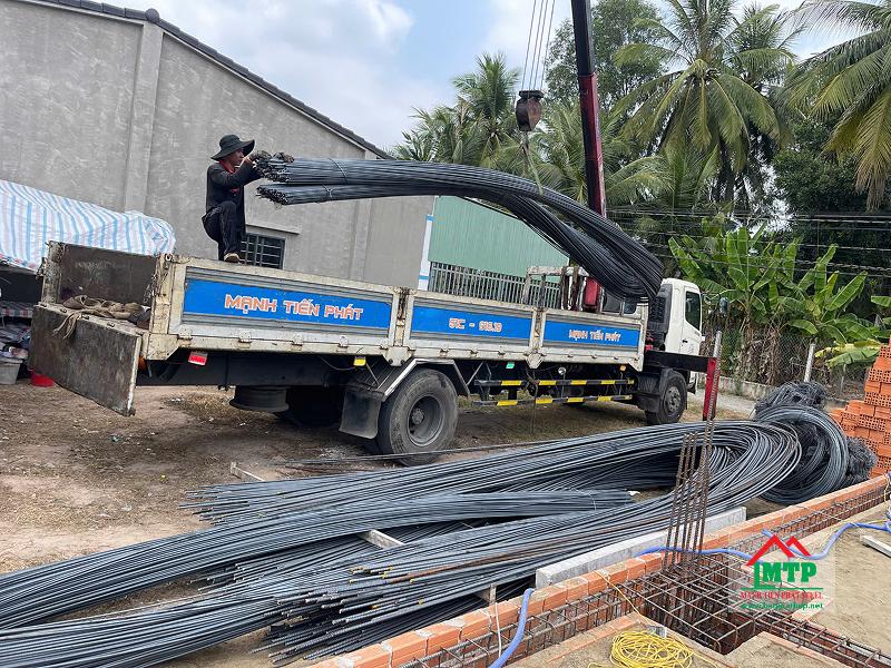 Đại lý Tôn Thép Mạnh Tiến Phát có xe tải riêng vận chuyển sắt phi 16 tận nơi
