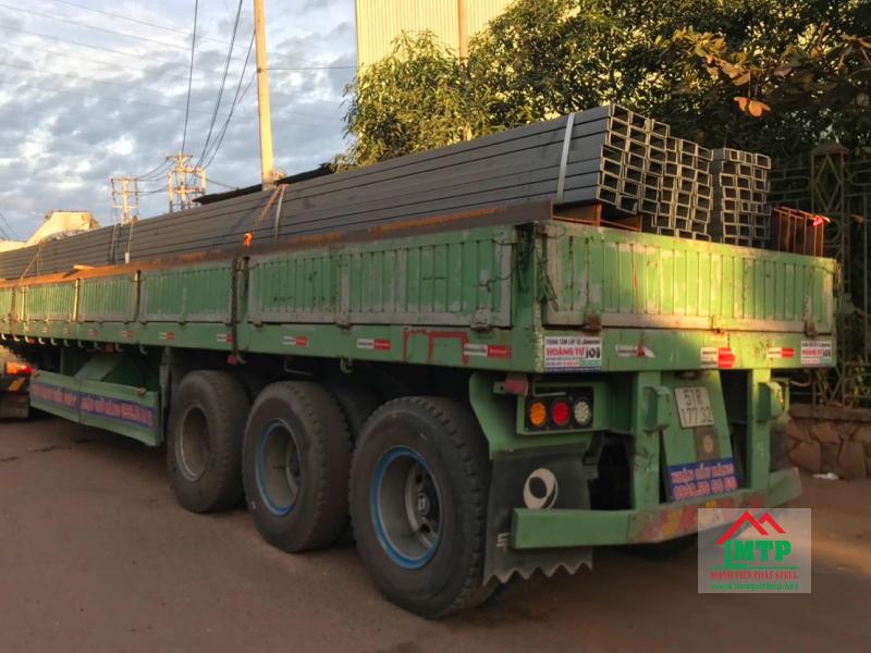 Tôn Thép MTP vận chuyển sắt U65 đến công trình nhanh, giá hợp lý