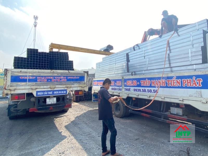 Tôn Thép MTP là địa chỉ bán thép hộp 150x150 uy tín, có xe tải riêng vận chuyển tận nơi