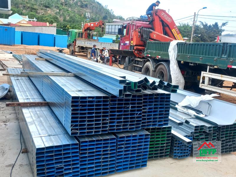 Khi mua thép hộp 10x20 cần lưu ý kiểm tra bề mặt sản phẩm, đại lý uy tín, có chính sách, giá cả rõ ràng