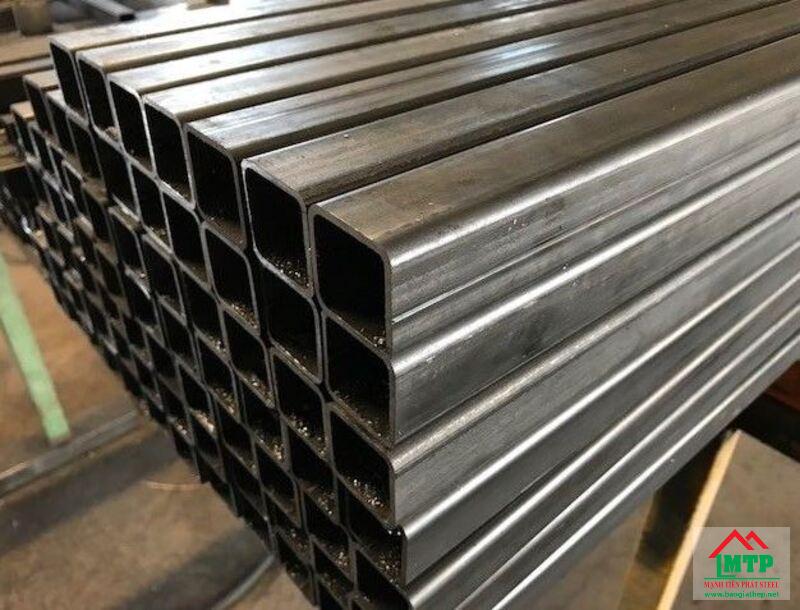 Sản phẩm sắt vuông 8 đen không mạ, dễ gia công