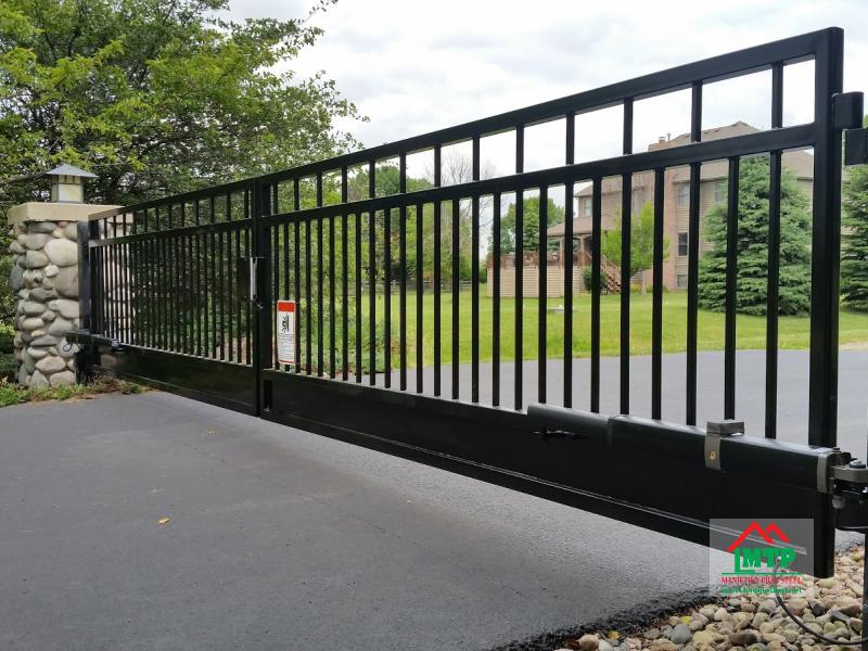 Sắt hộp 150x150 dùng làm cổng cửa biệt thự