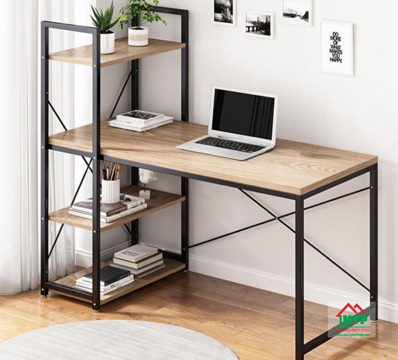 Bàn làm việc được gia công từ sắt vuông 2
