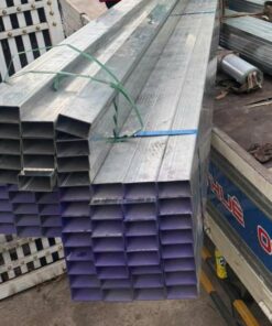 Thép hộp 40x80 Hòa Phát có tiết diện chữ nhật, chiều dài 80mm, chiều rộng 40mm