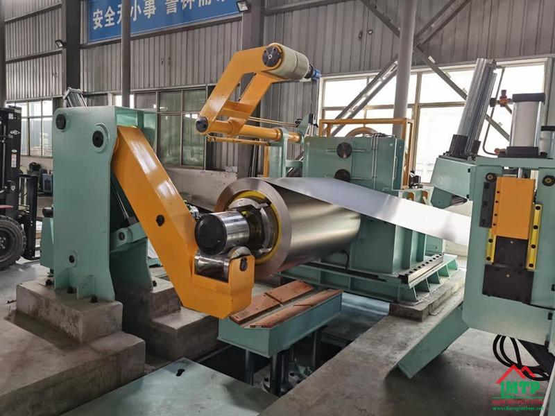Dịch vụ gia công thép cuộn tại Tôn Thép MTP